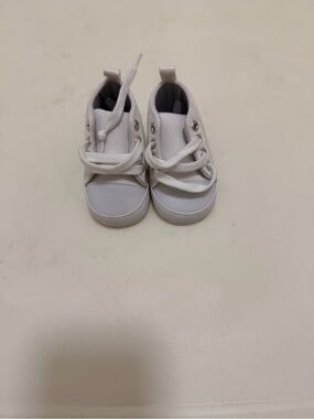 Classic White Baby Walker Sneakers with Lace-Up Closure